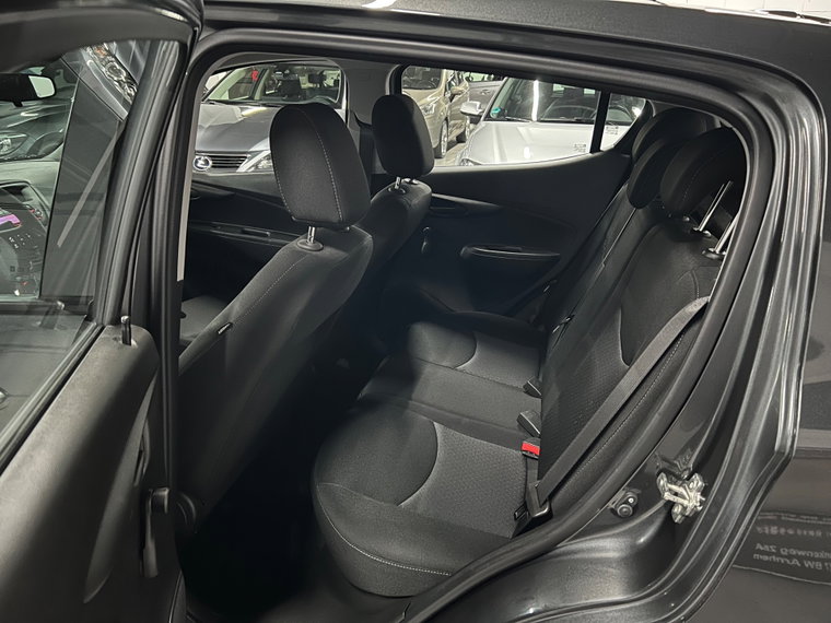 Vehicle Image 23