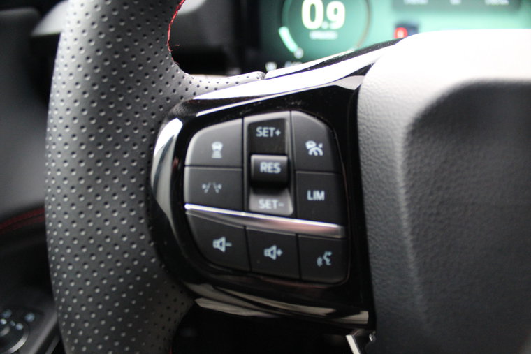 Vehicle Image 25