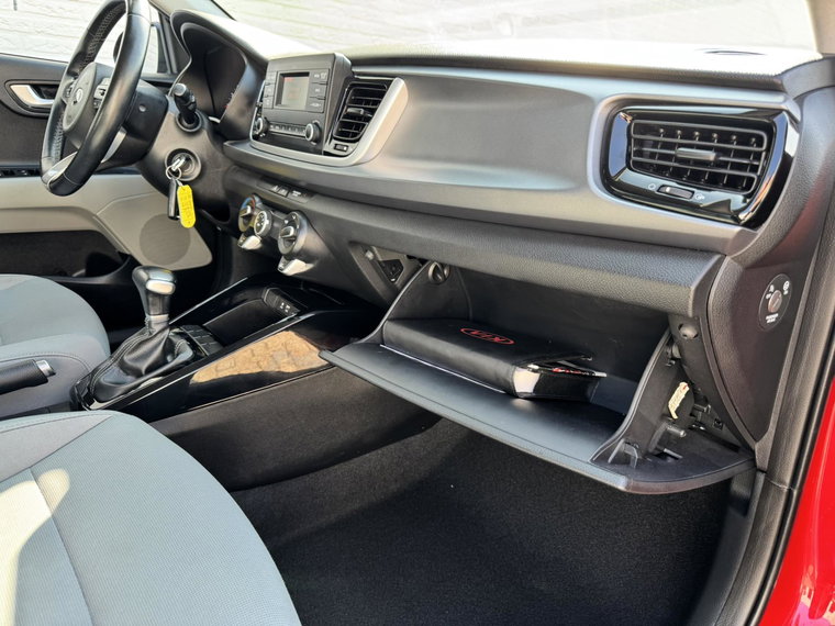 Vehicle Image 27