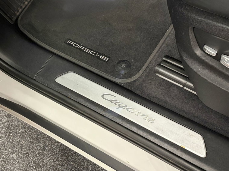 Vehicle Image 26