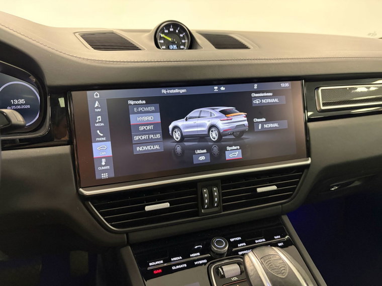 Vehicle Image 35