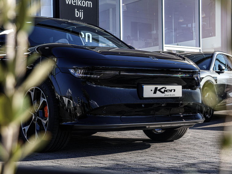Vehicle Image 10