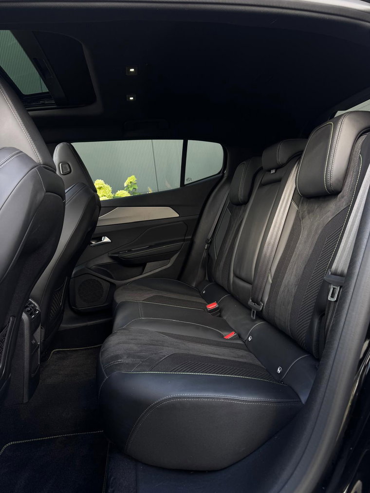 Vehicle Image 33