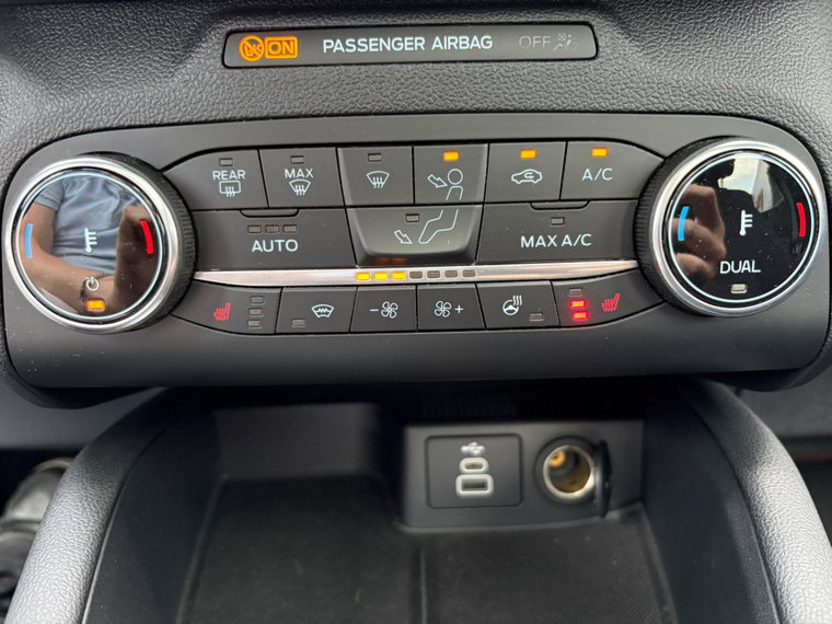 Vehicle Image 28