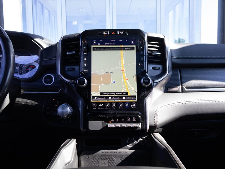 Vehicle Image 36