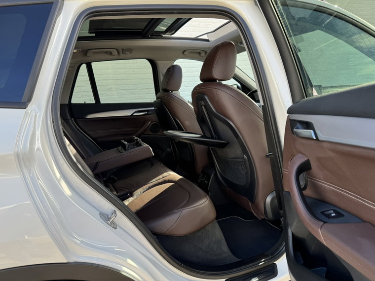 Vehicle Image 37