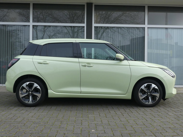 Vehicle Image 6
