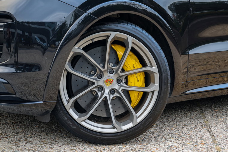 Vehicle Image 11