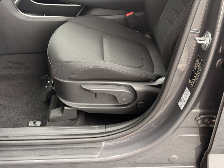 Vehicle Image 36