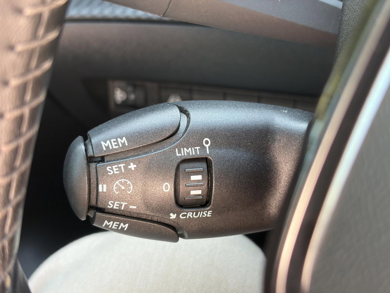 Vehicle Image 27