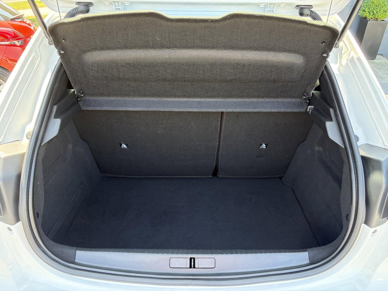Vehicle Image 37