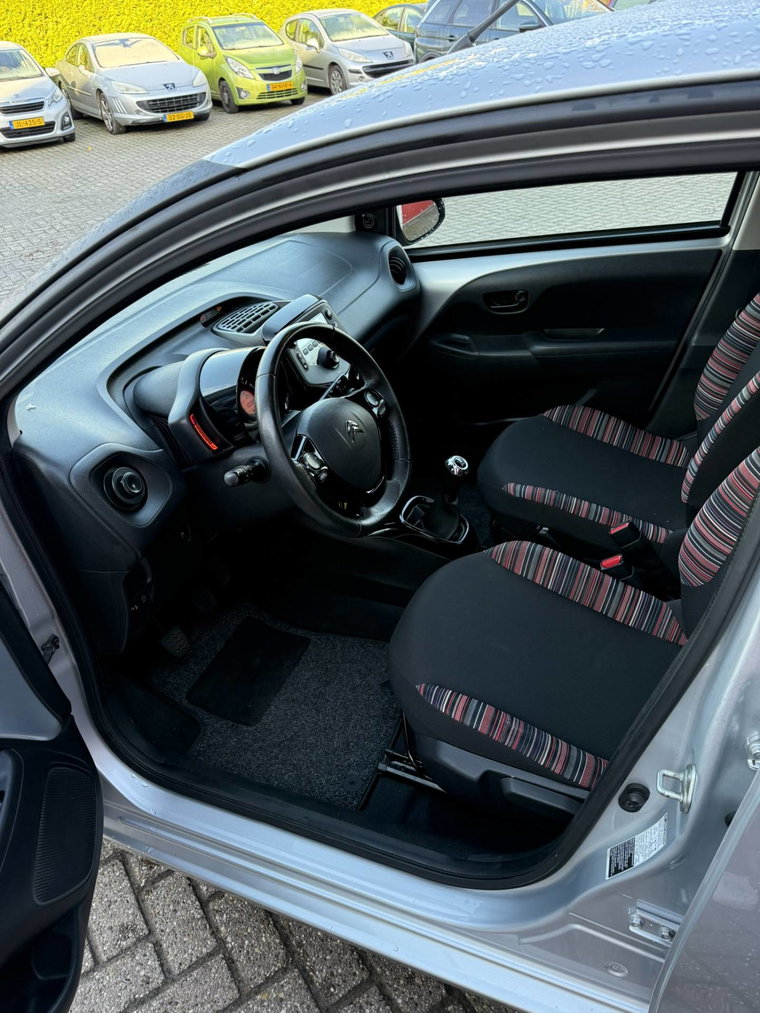Vehicle Image 16