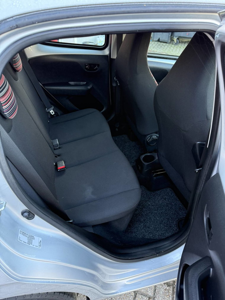 Vehicle Image 22