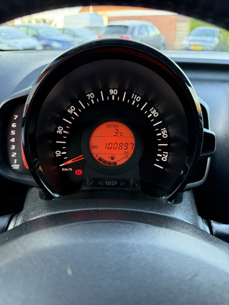 Vehicle Image 26