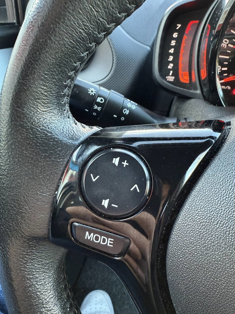 Vehicle Image 27