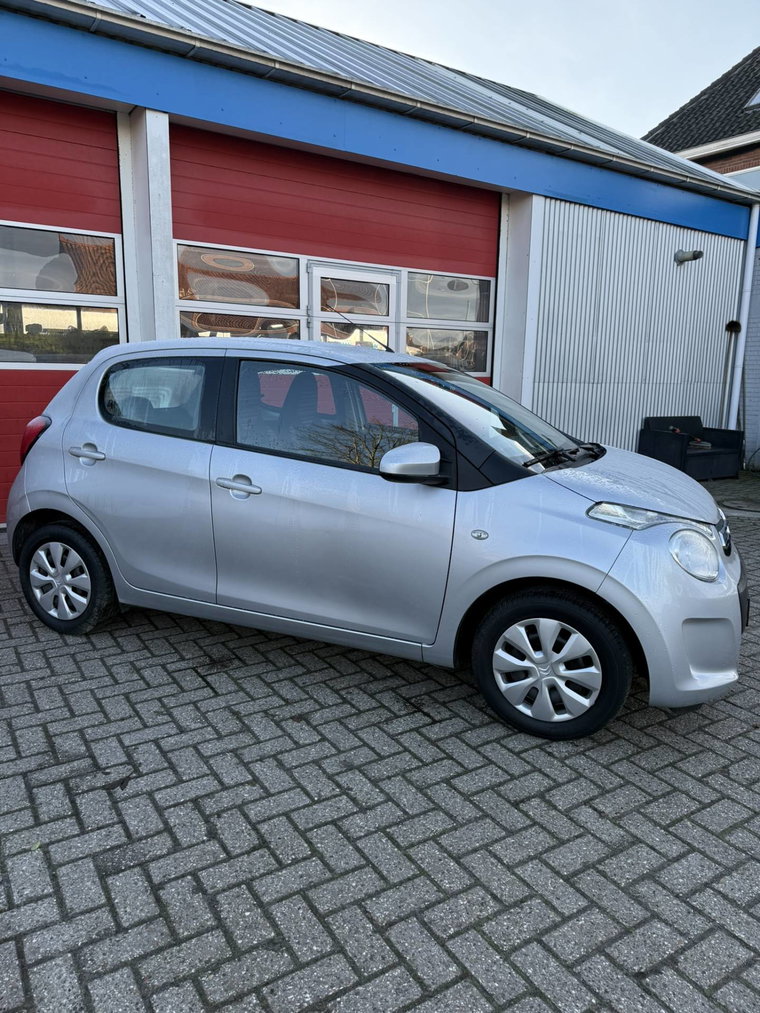 Vehicle Image 9