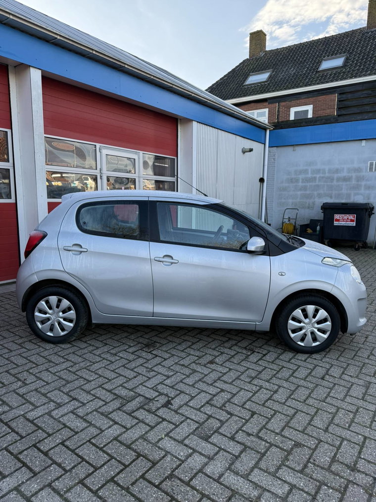 Vehicle Image 10
