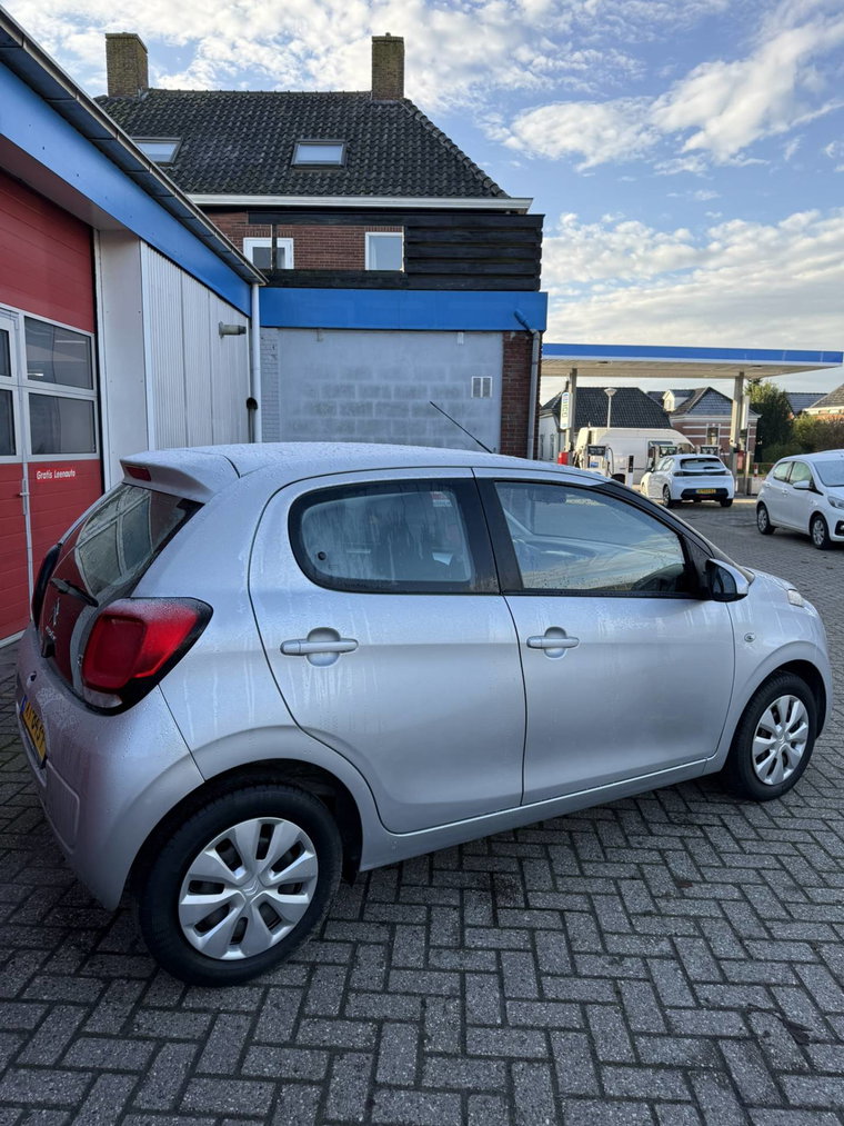 Vehicle Image 11