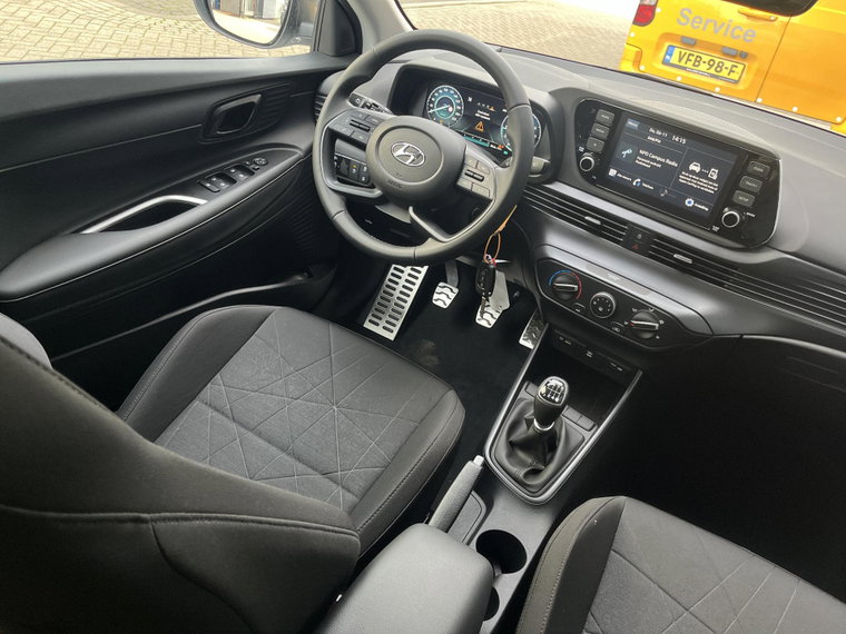 Vehicle Image 13