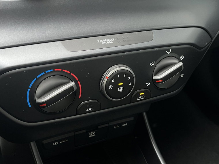 Vehicle Image 29