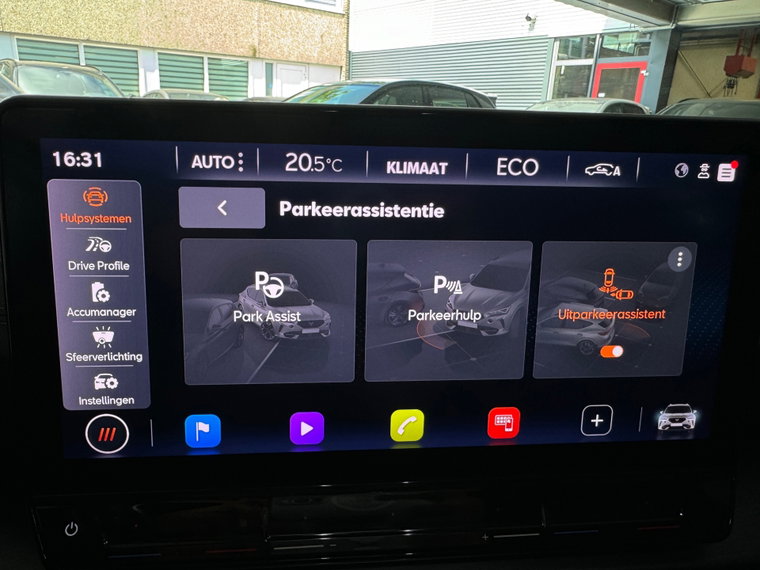 Vehicle Image 30