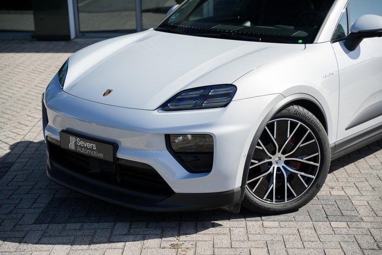 Vehicle Image 28