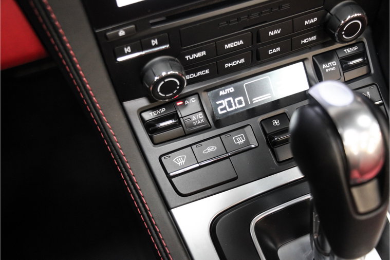 Vehicle Image 32