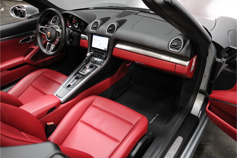 Vehicle Image 10