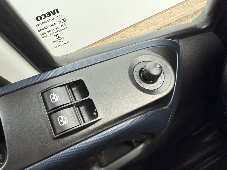 Vehicle Image 24