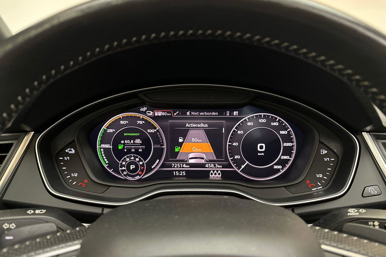 Vehicle Image 25