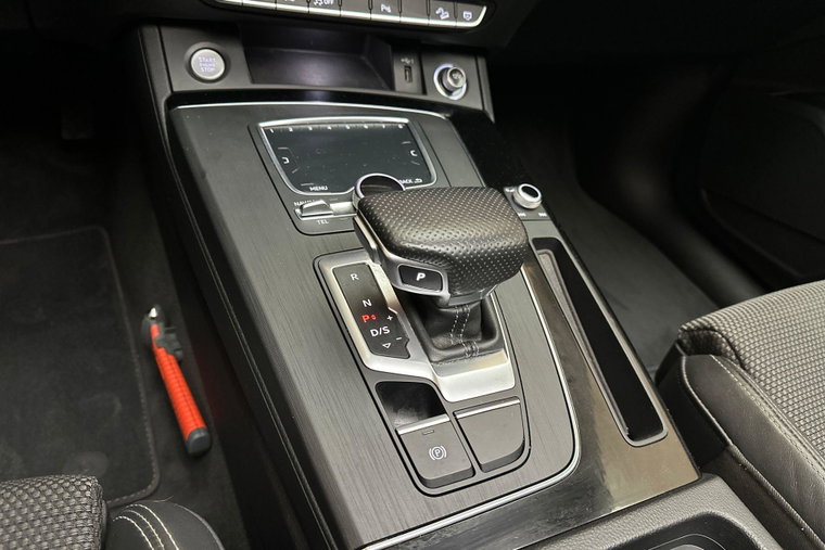 Vehicle Image 35