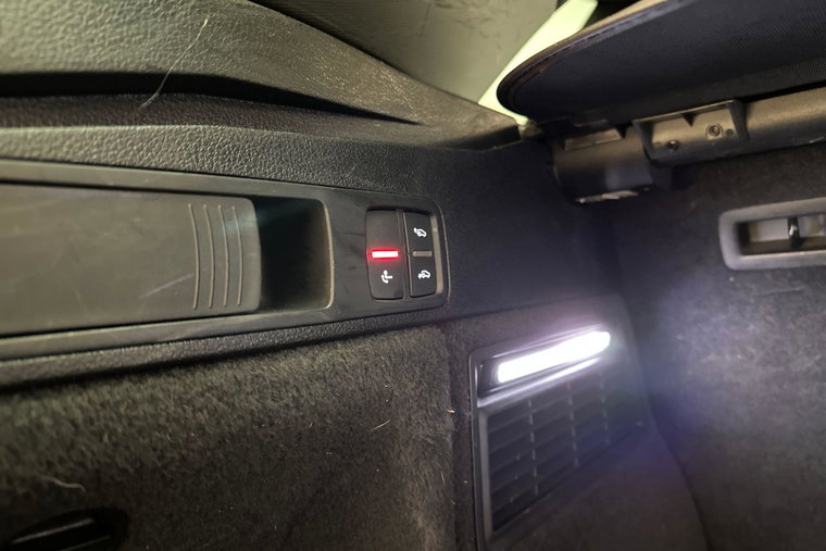 Vehicle Image 38