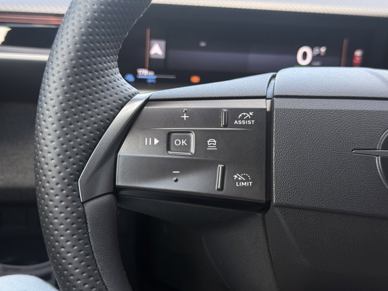 Vehicle Image 27
