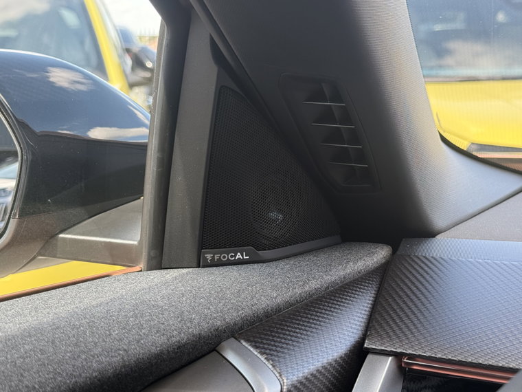 Vehicle Image 32