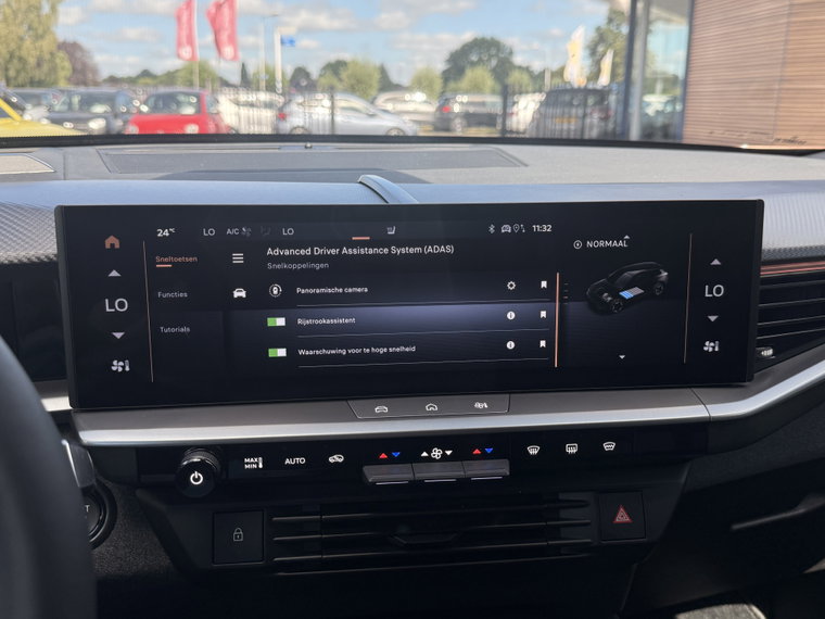 Vehicle Image 36