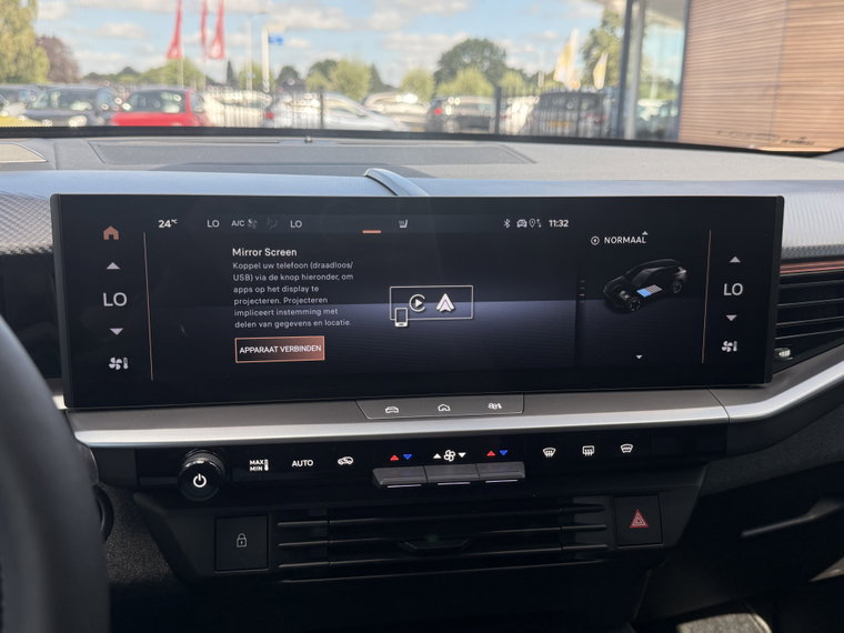 Vehicle Image 37