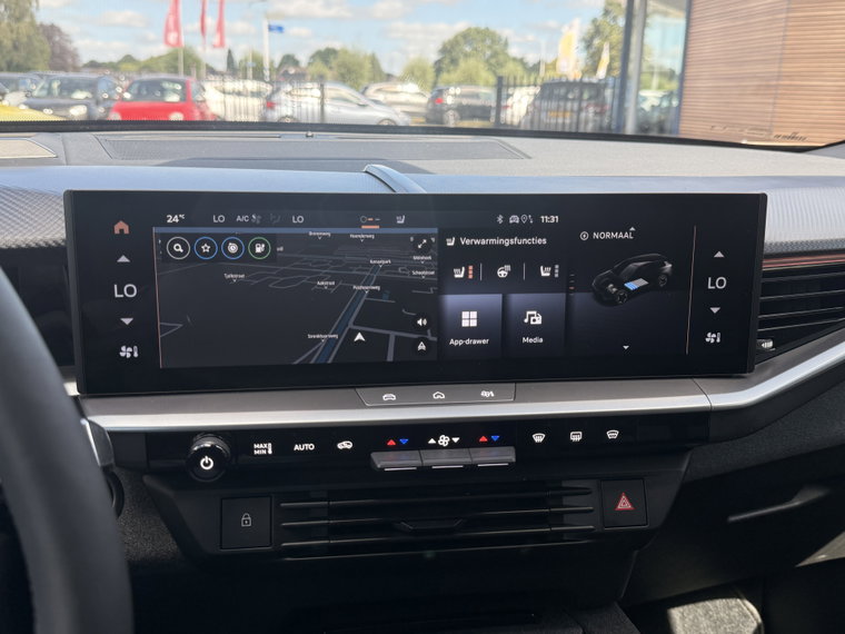 Vehicle Image 38