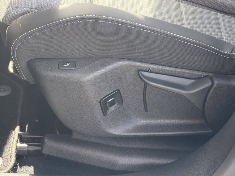 Vehicle Image 46