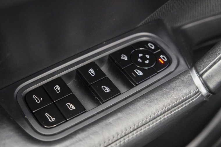 Vehicle Image 35