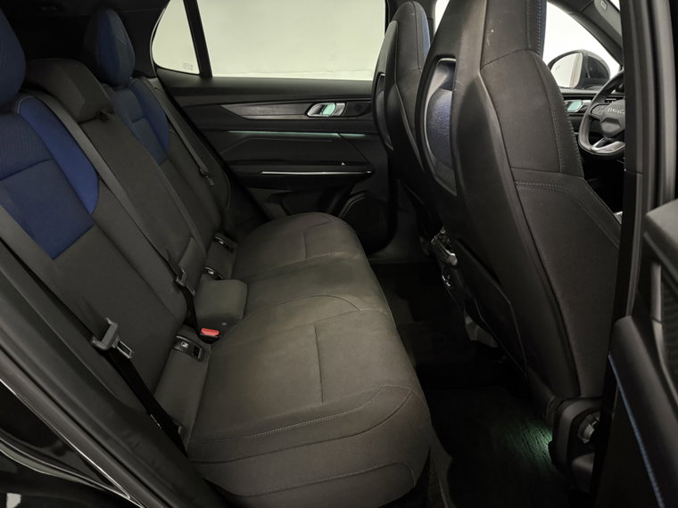 Vehicle Image 40