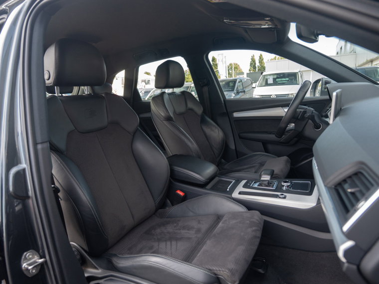 Vehicle Image 35