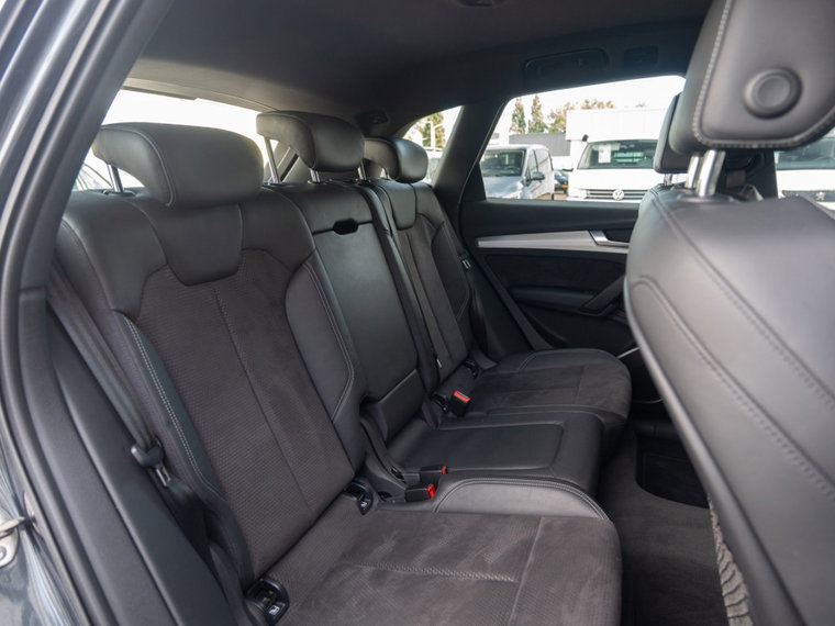Vehicle Image 36