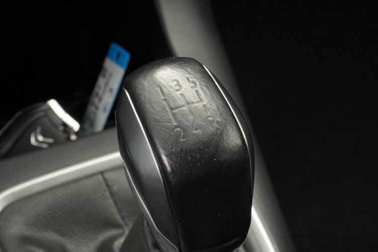 Vehicle Image 24