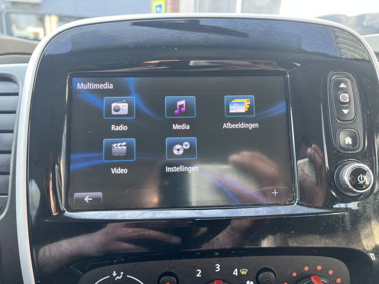 Vehicle Image 38