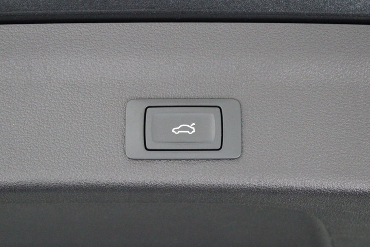 Vehicle Image 48