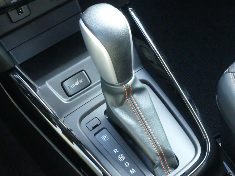 Vehicle Image 25