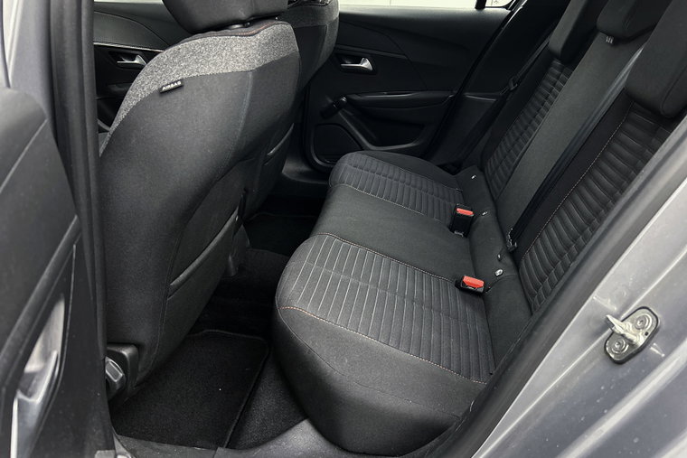 Vehicle Image 25