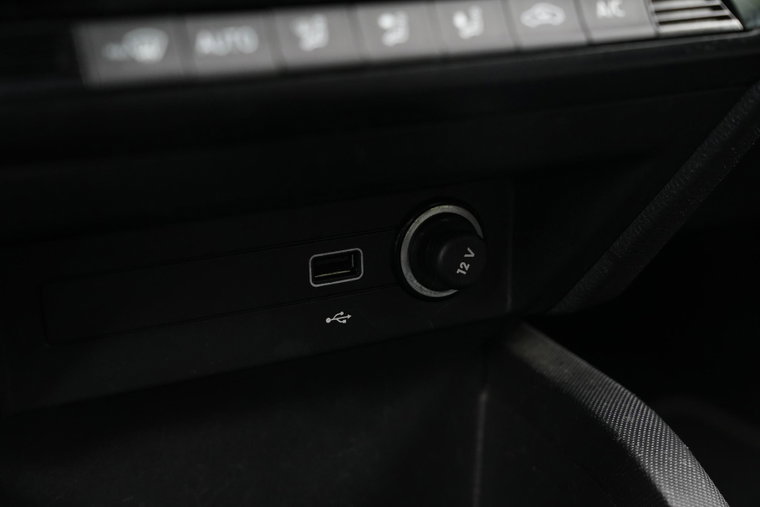 Vehicle Image 28