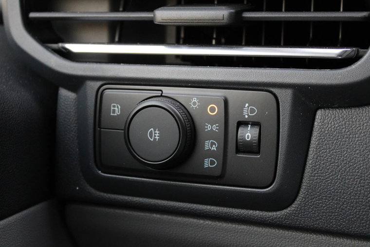 Vehicle Image 28