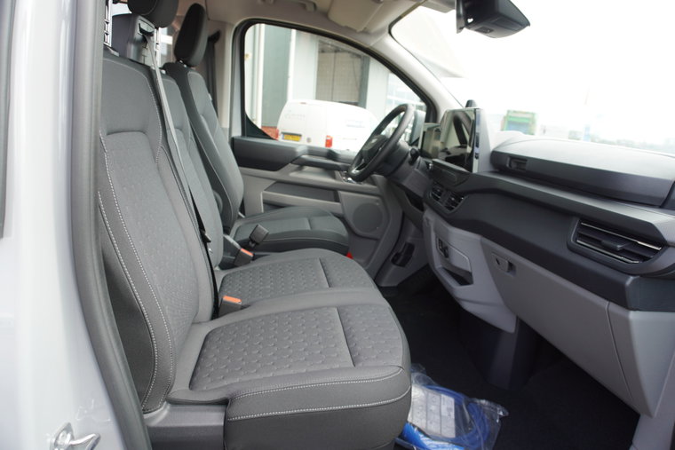 Vehicle Image 35